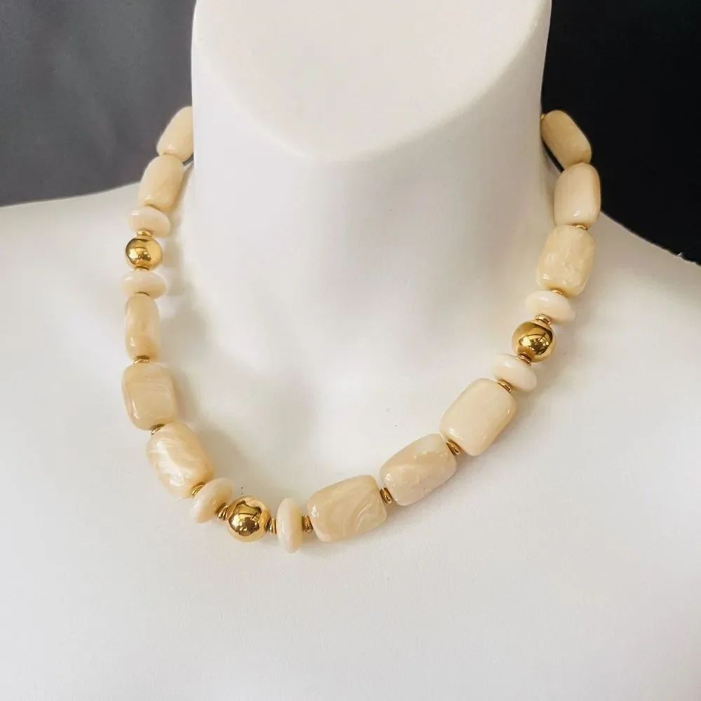 Vintage Napier Lucite Pearlized Earth Gold Tone Beaded Necklace Chunky 1457